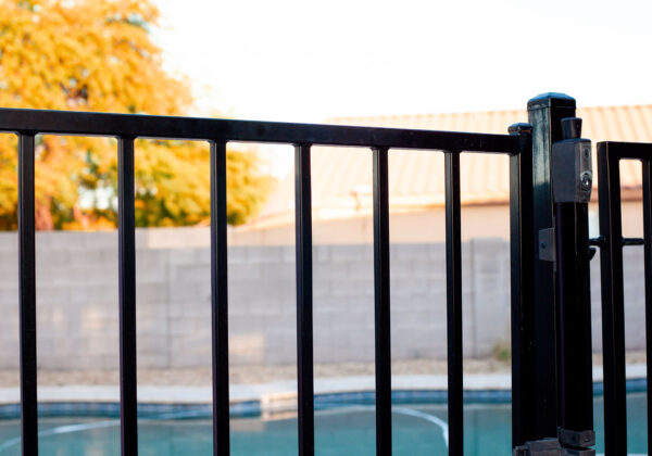 Report du règlement sur la sécurité des piscines résidentielles