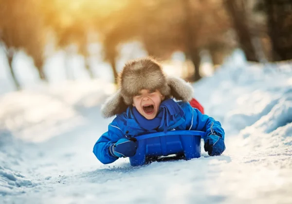 🛷❄️ La butte à neige pour la glissade est maintenant ouverte!